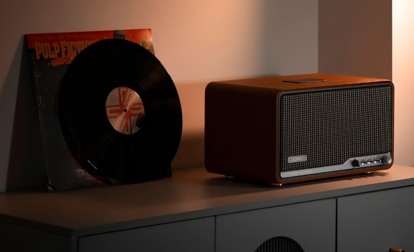 /EXTRA CONTENT/HEADPHONES/s300 (1).jpg